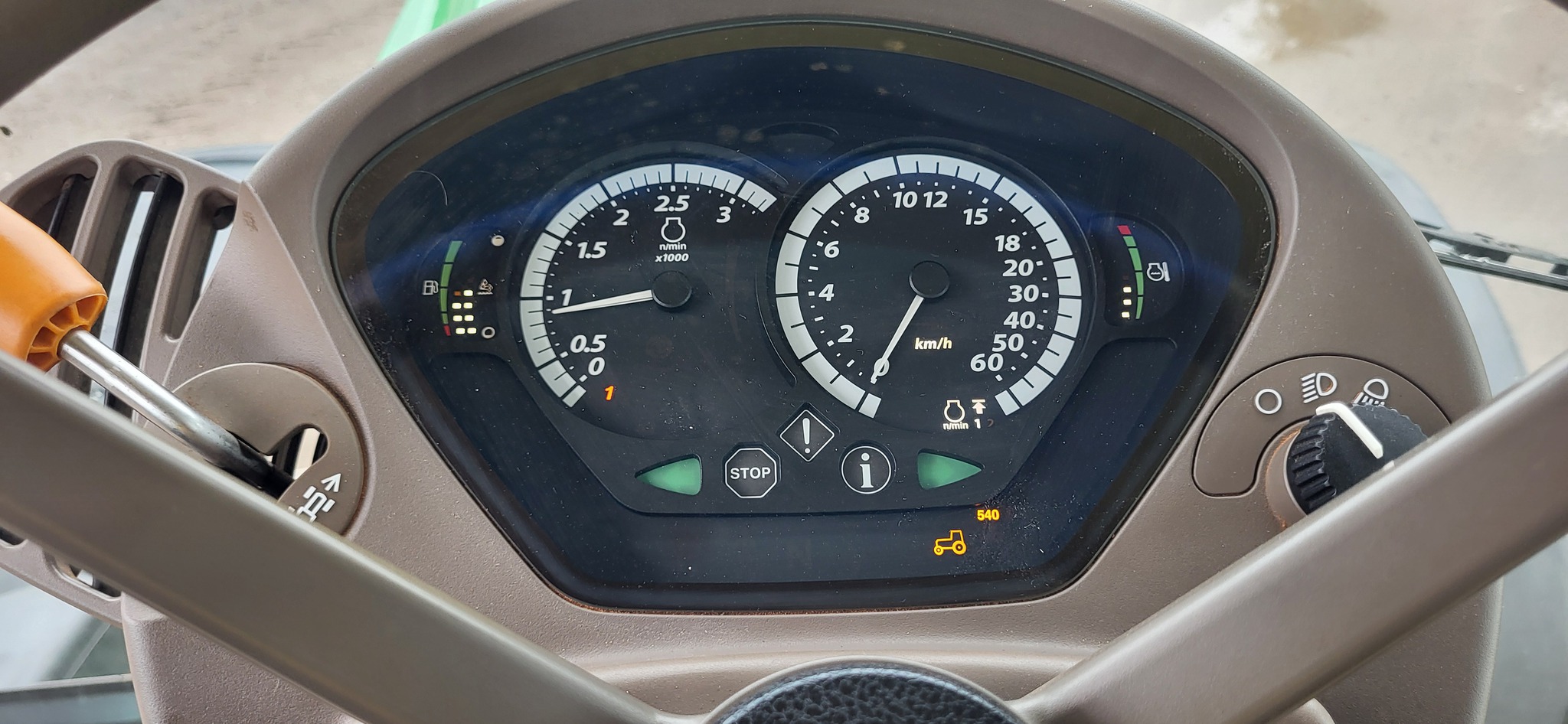 2020 John Deere 6175R Image 11