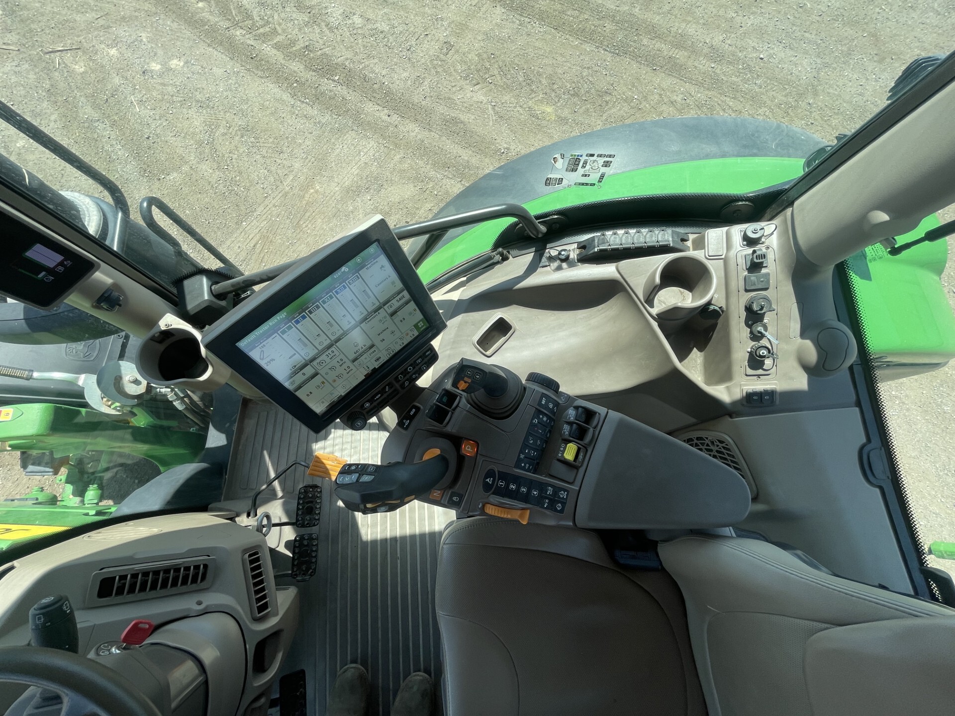 2023 John Deere 6R 130 Image 24