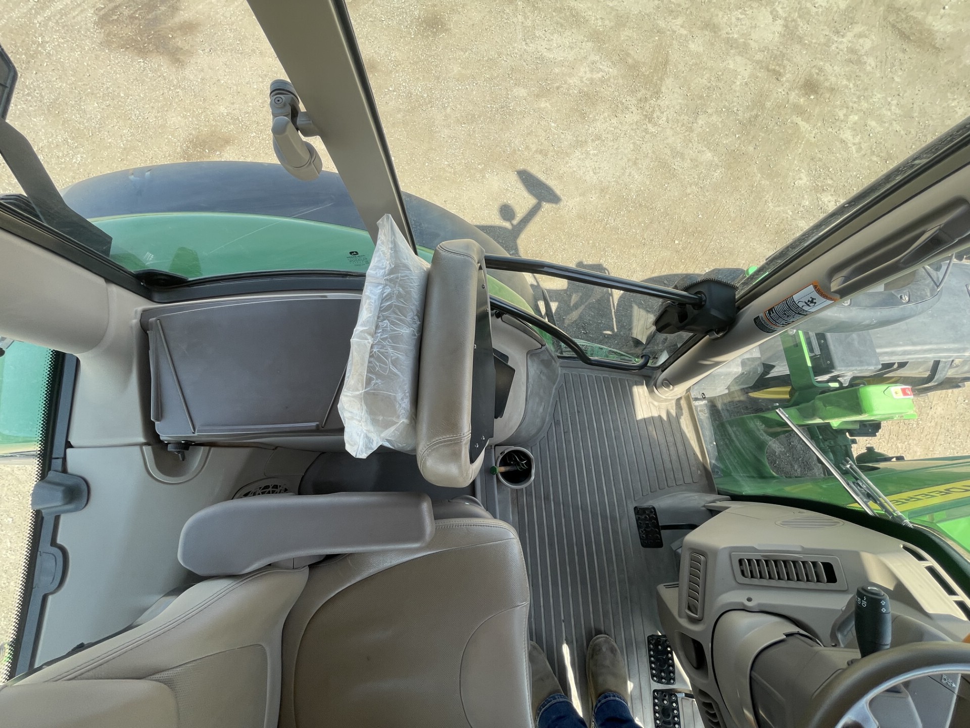 2023 John Deere 6R 130 Image 25