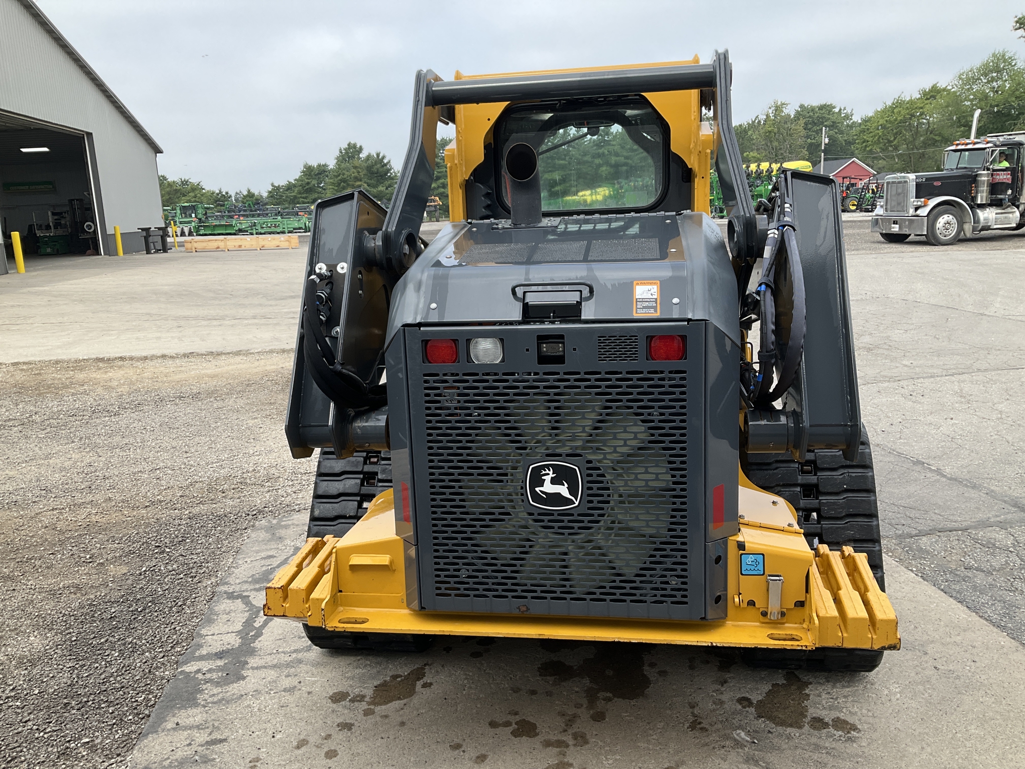 2021 John Deere 333G Image 8