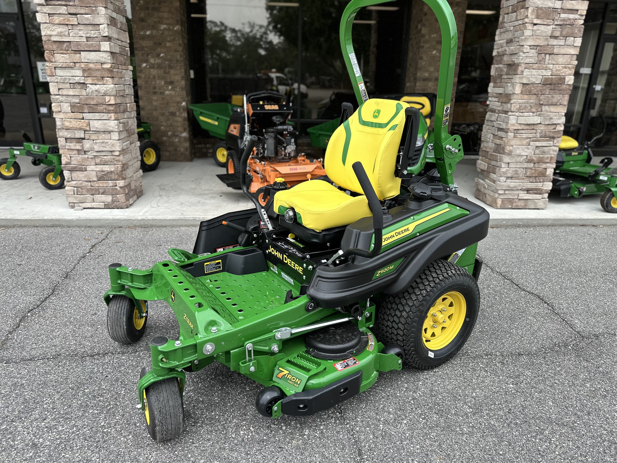 2025 John Deere Z920M Image 1