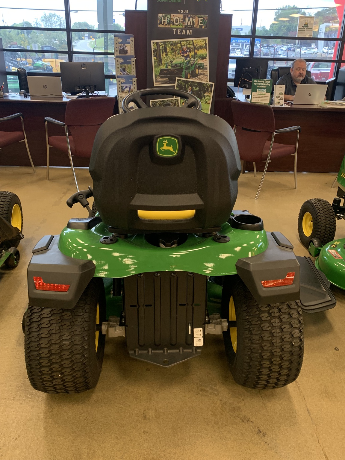 2025 John Deere S240 48IN DECK Image 4