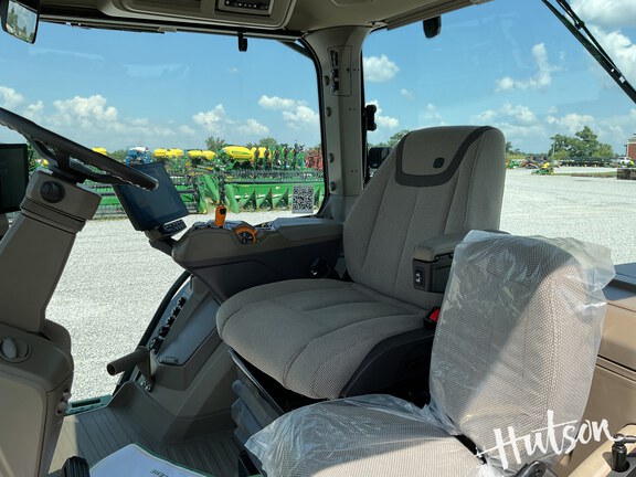 Photo of 2024 John Deere 8R 250