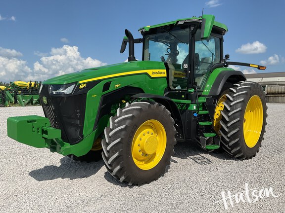 Photo of 2024 John Deere 8R 250