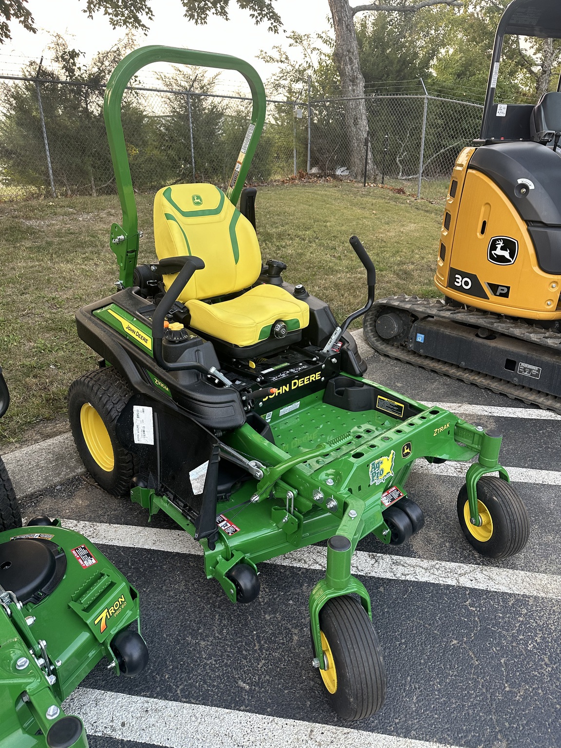 2025 John Deere Z930M Image 6