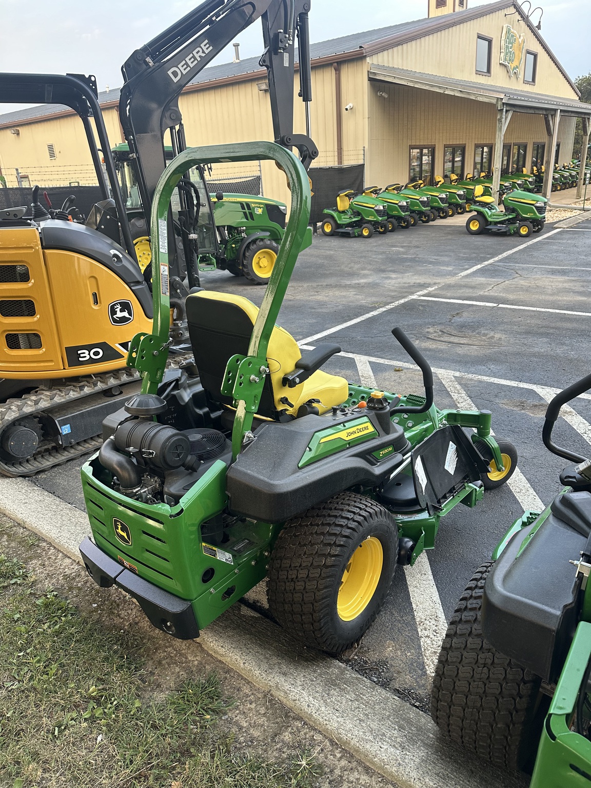 2025 John Deere Z930M Image 7
