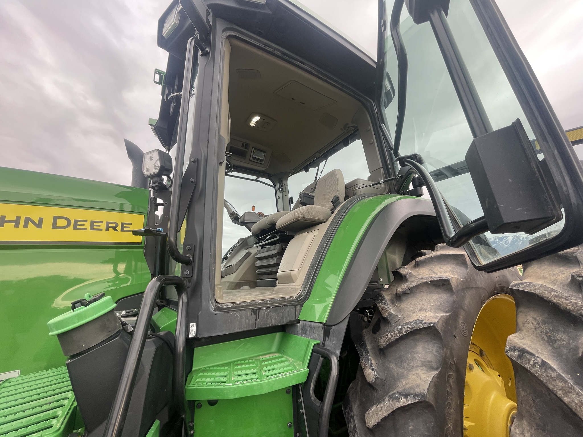 2021 John Deere 8R 310 Image 22