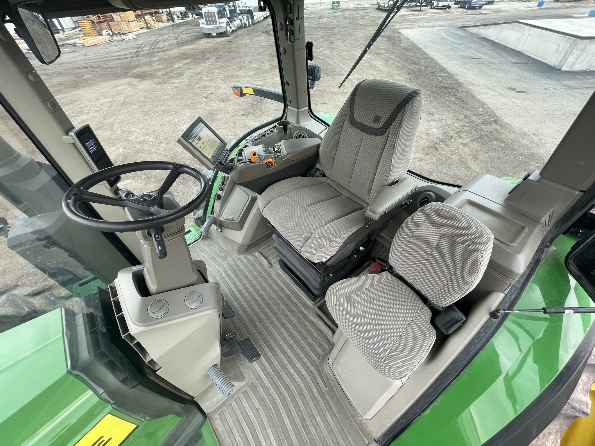 2021 John Deere 8R 310 Image 23