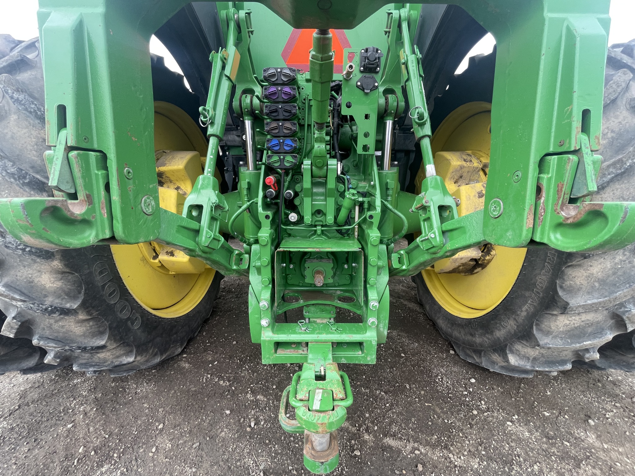2021 John Deere 8R 310 Image 15