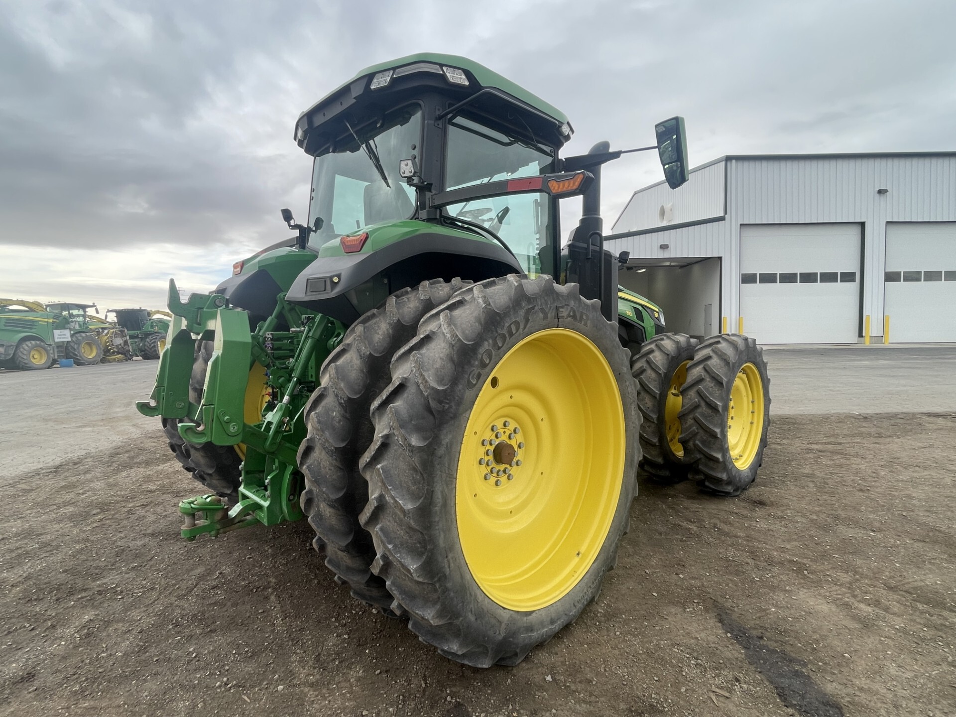 2021 John Deere 8R 310 Image 5