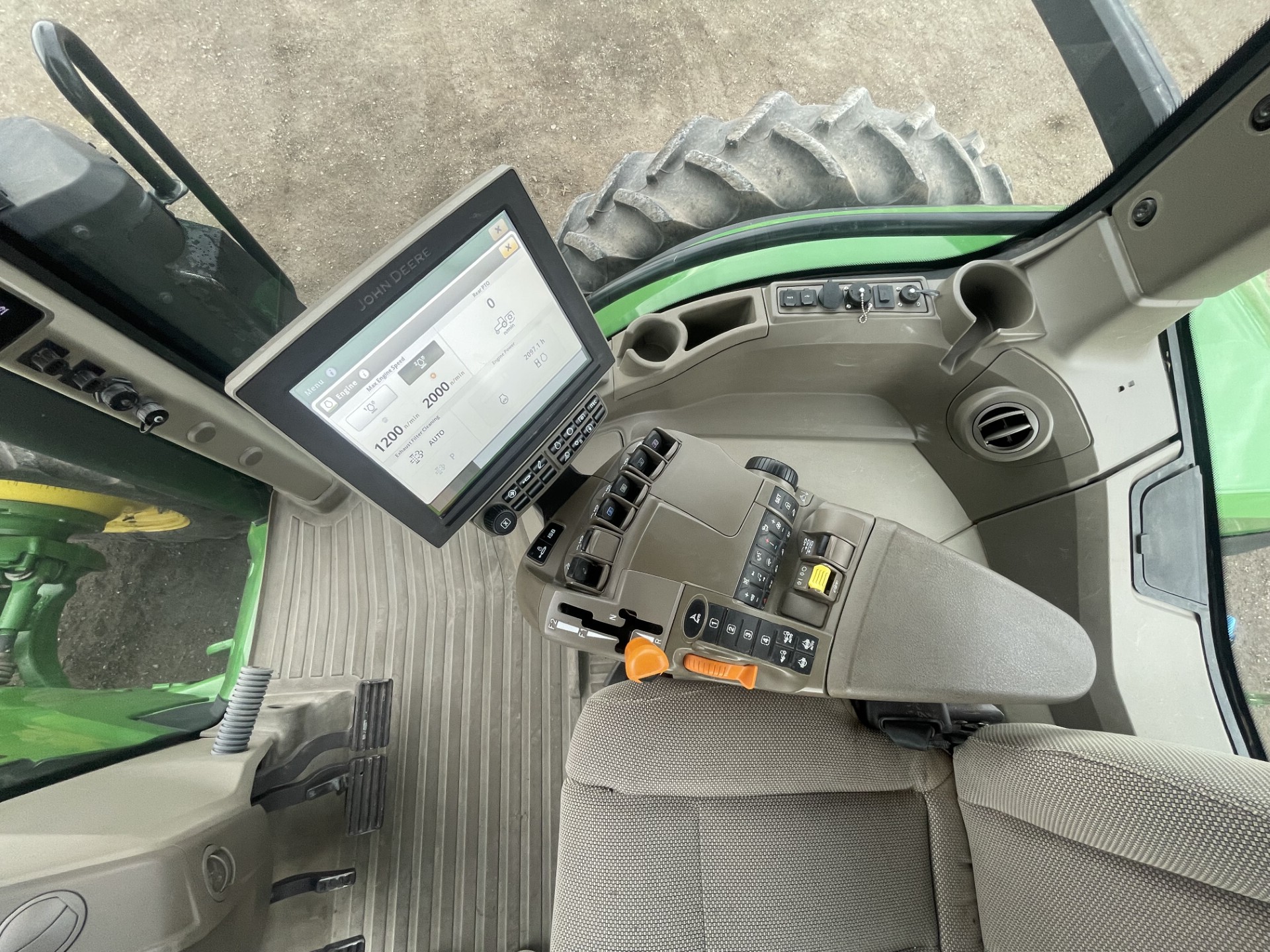 2021 John Deere 8R 310 Image 25