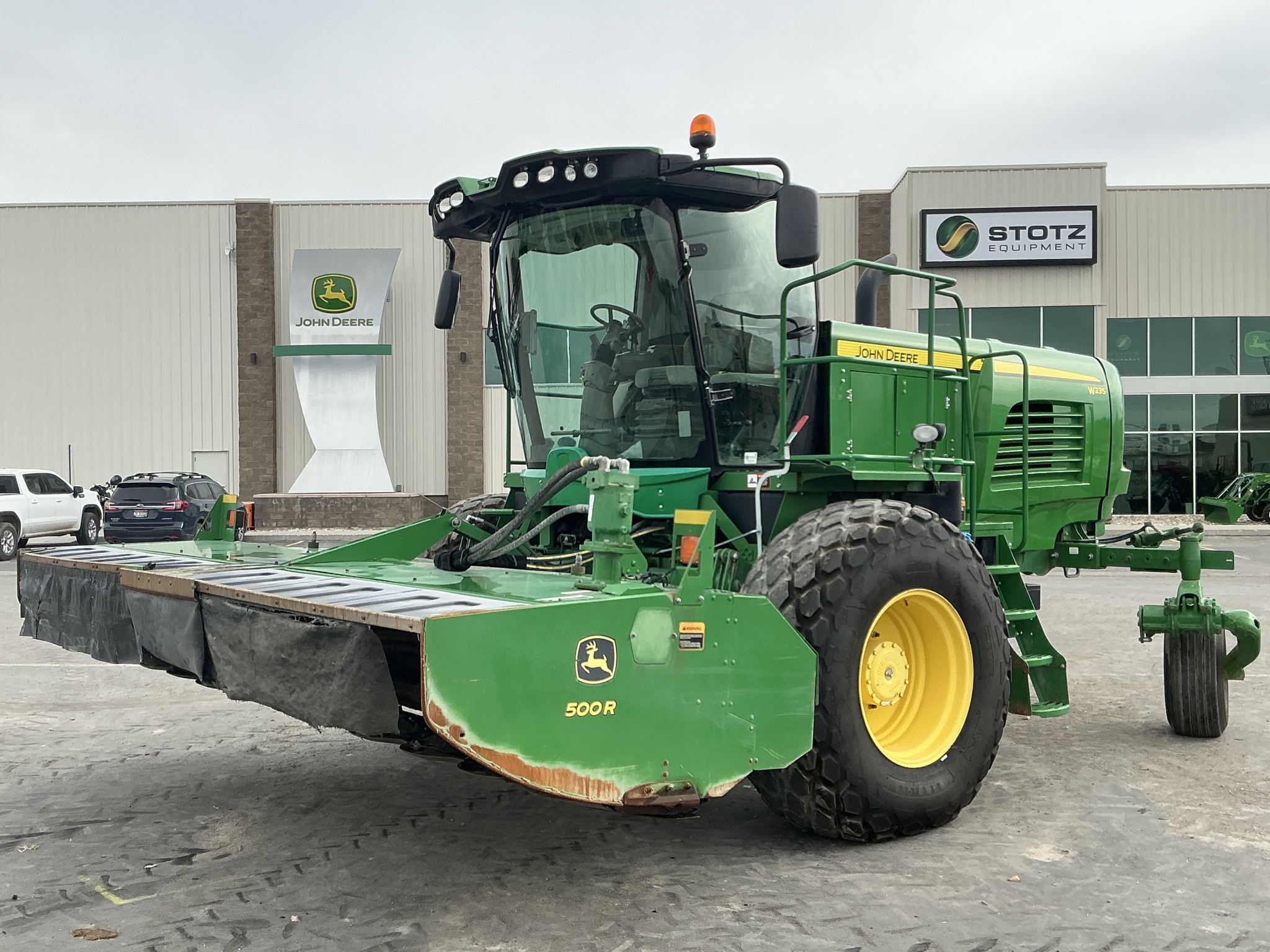 2018 John Deere W235 Image 1