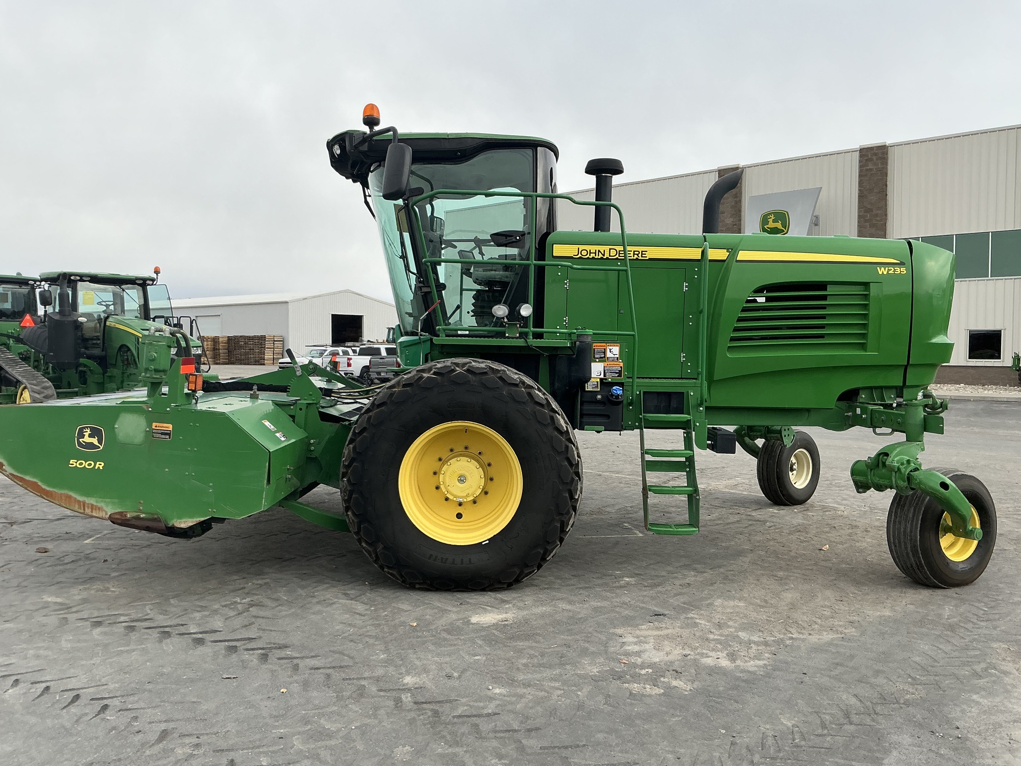 2018 John Deere W235 Image 2