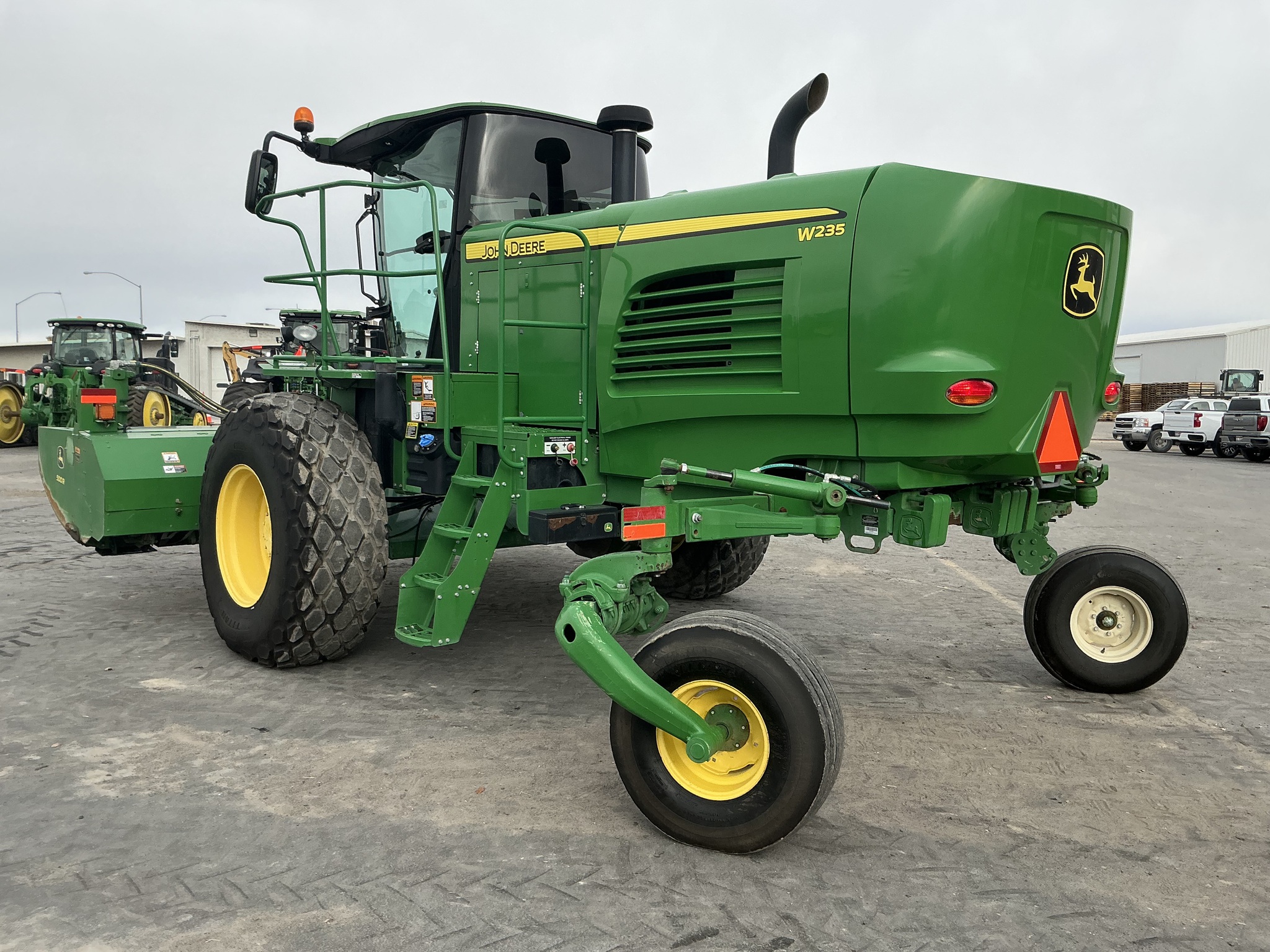 2018 John Deere W235 Image 3