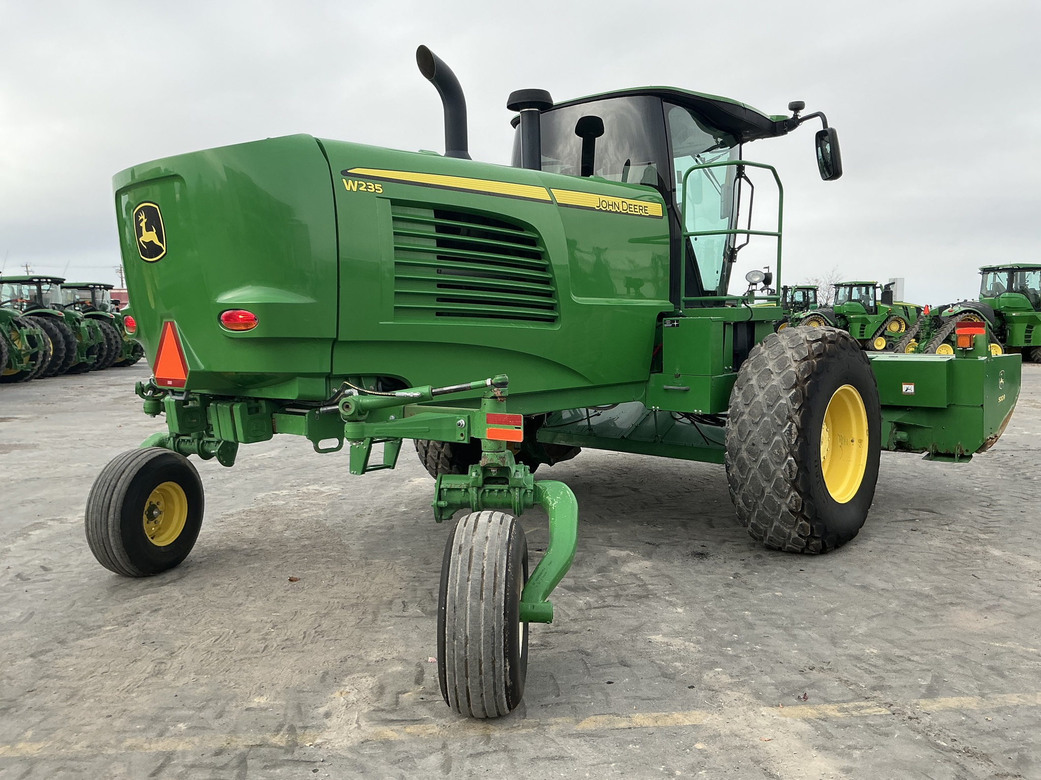 2018 John Deere W235 Image 5