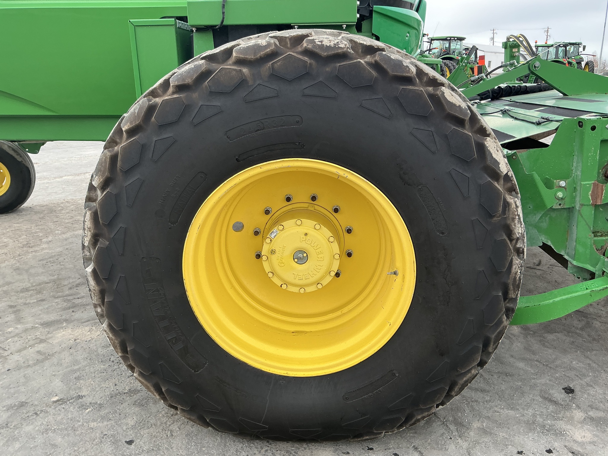 2018 John Deere W235 Image 16
