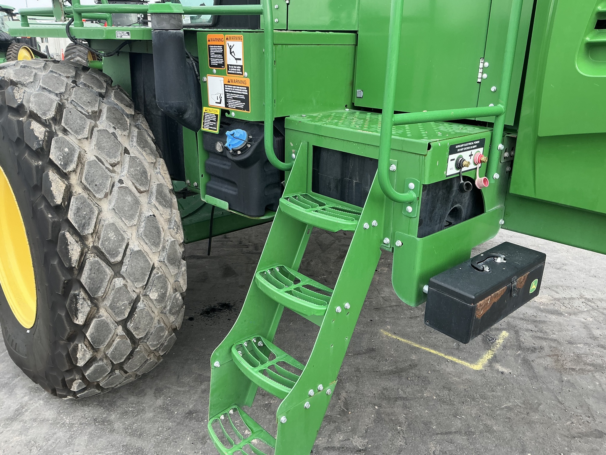 2018 John Deere W235 Image 18