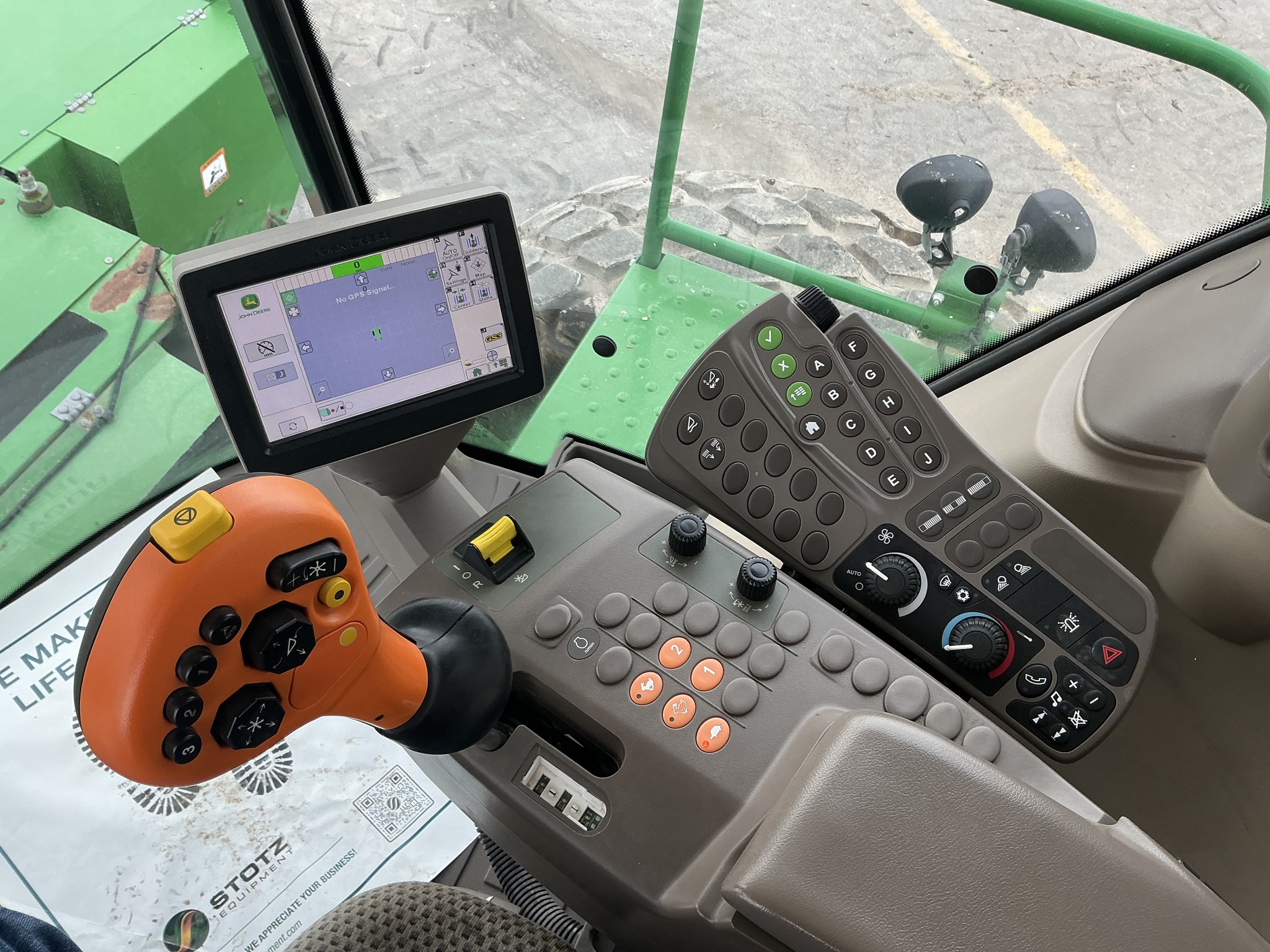2018 John Deere W235 Image 23