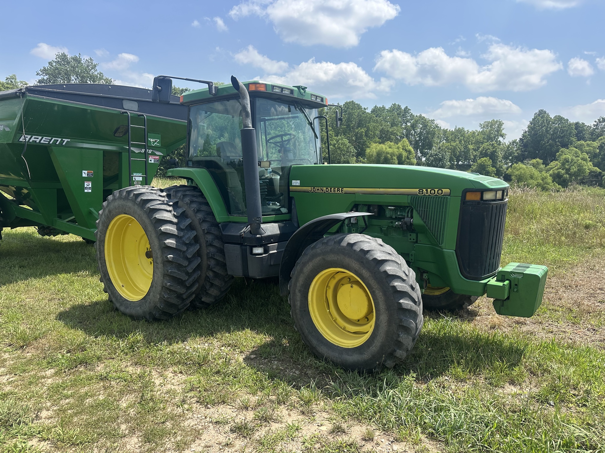 1995 John Deere 8100 Image 1