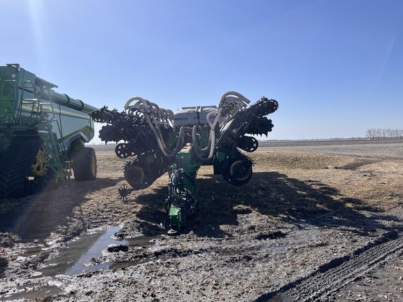 2022 Unverferth Raptor 2030 DT - Photo2