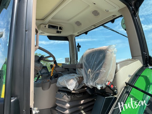 Photo of 2023 John Deere 6R 155