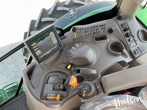 Photo of 2023 John Deere 6R 155
