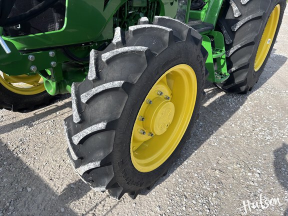 Photo of 2024 John Deere 5067E