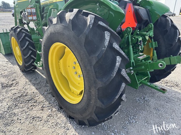 Photo of 2024 John Deere 5067E