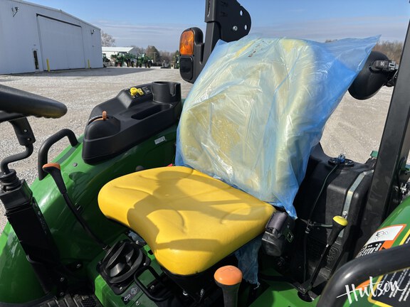 Photo of 2024 John Deere 5067E