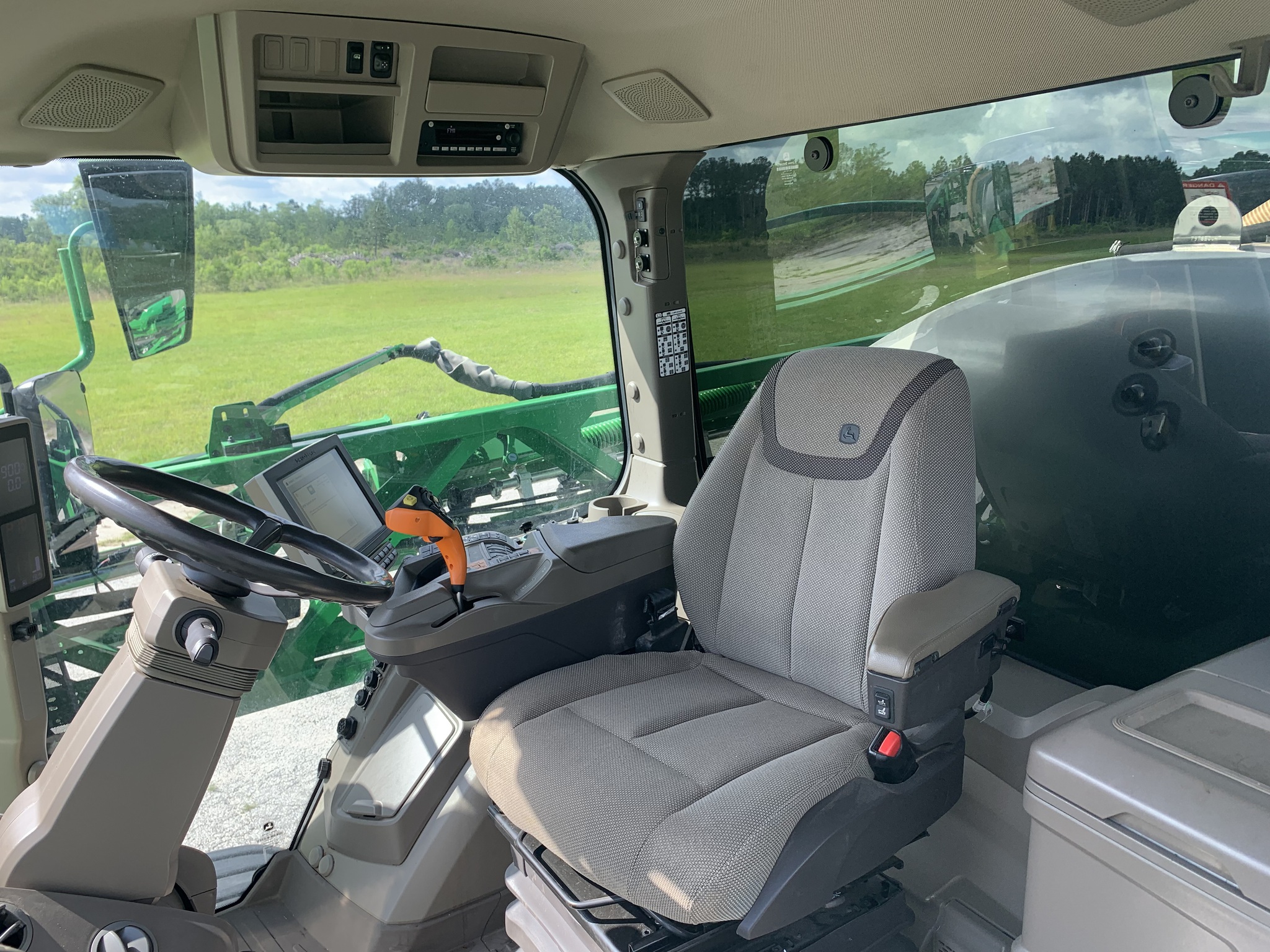 2023 John Deere 410R Image 8