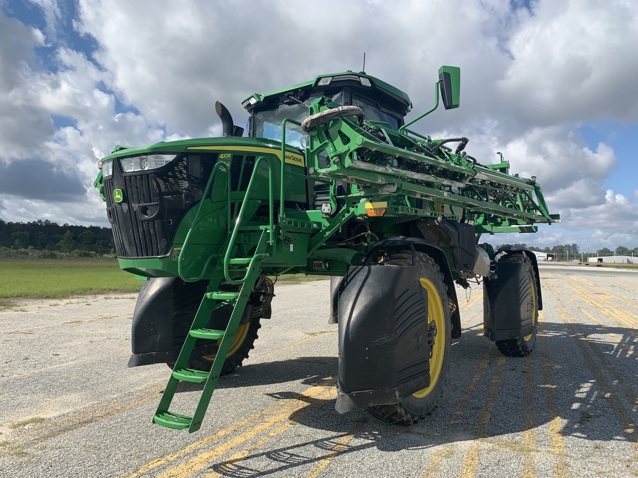 2023 John Deere 410R Image 1