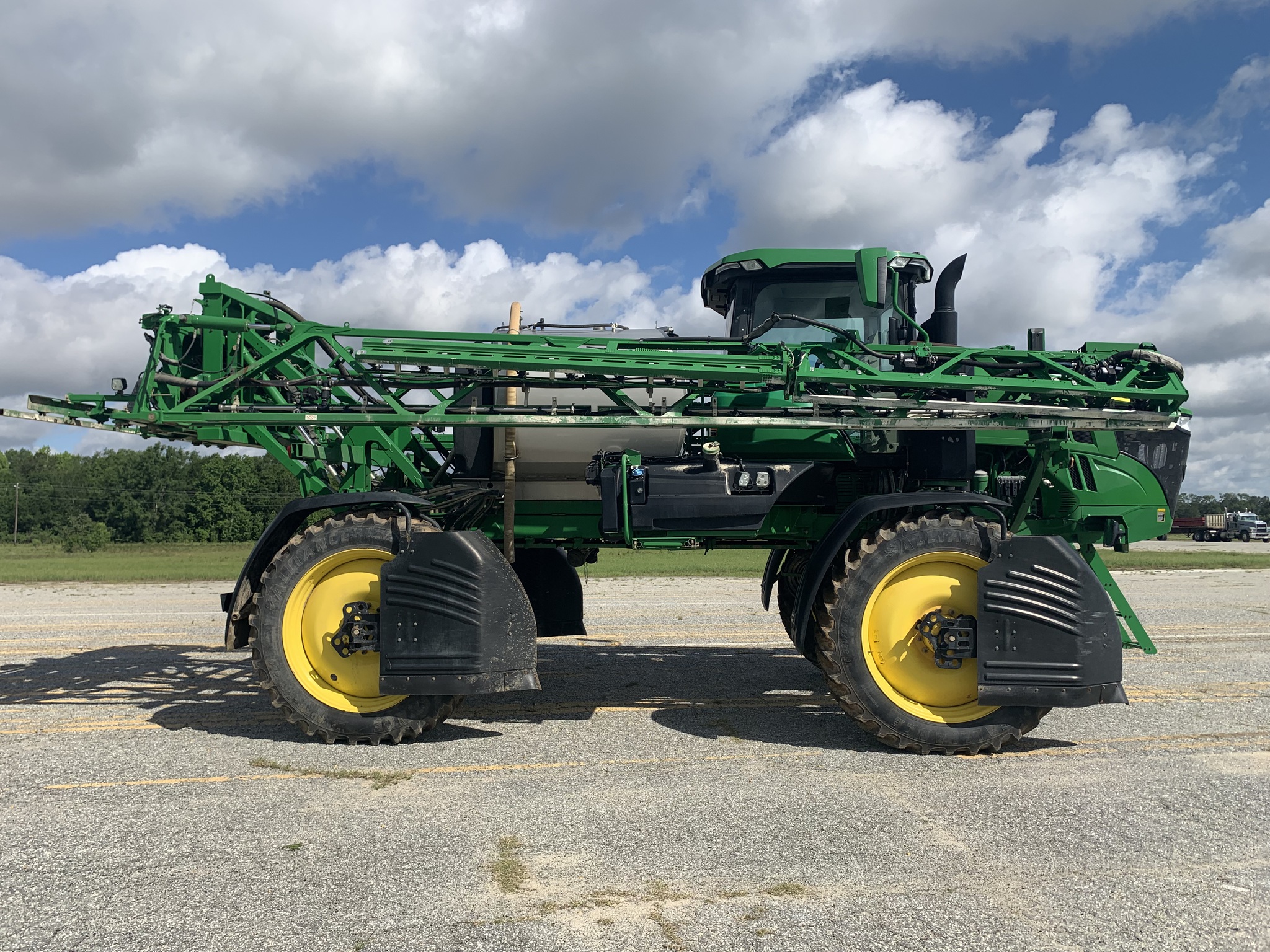 2023 John Deere 410R Image 4