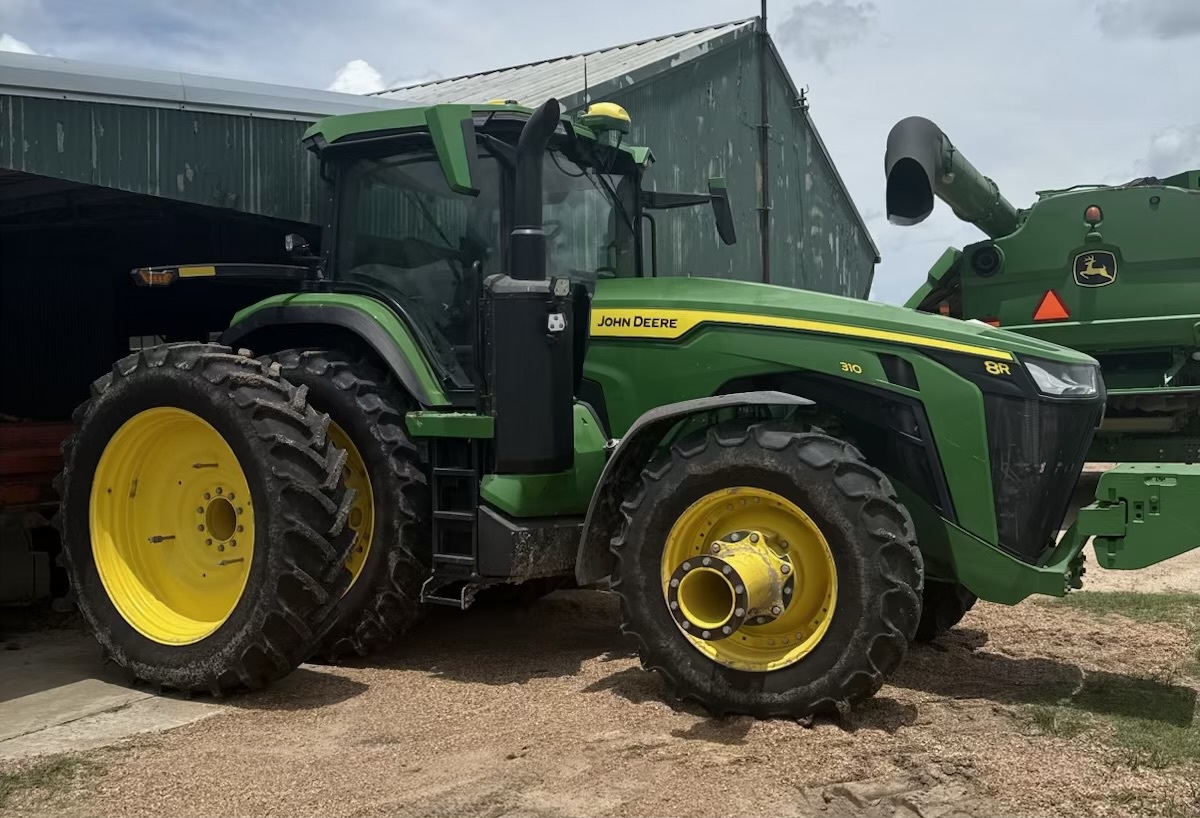 2024 John Deere 8R 310 Image 3