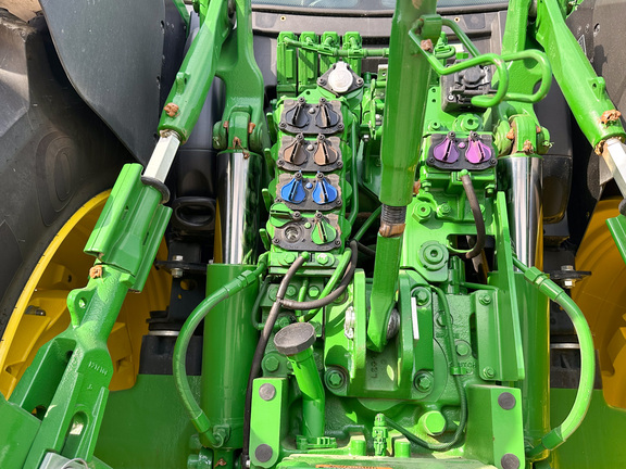 2024 John-Deere 6R 155