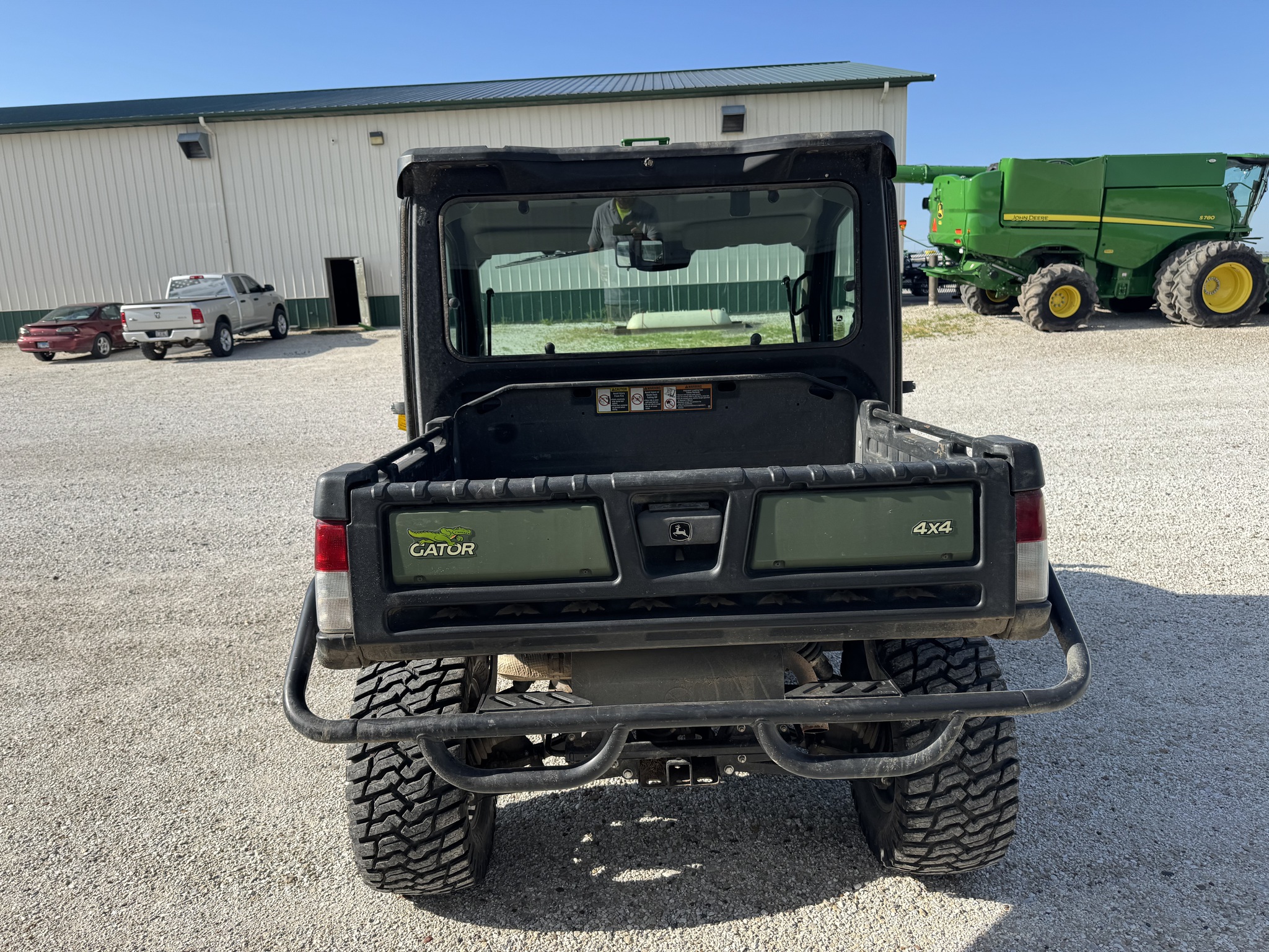  2022 John Deere XUV 835R at Heritage Tractor in Quincy, IL