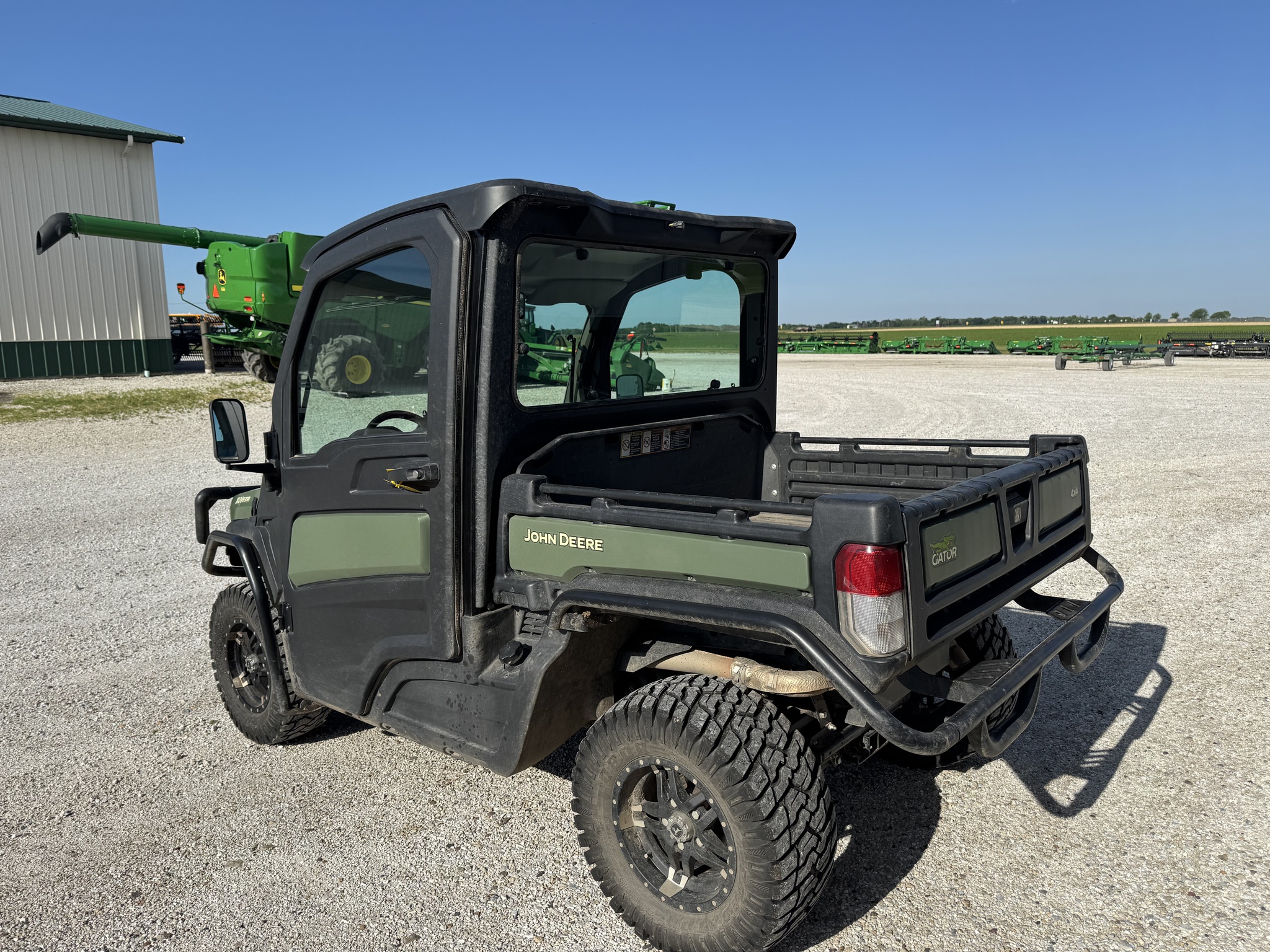  2022 John Deere XUV 835R at Heritage Tractor in Quincy, IL