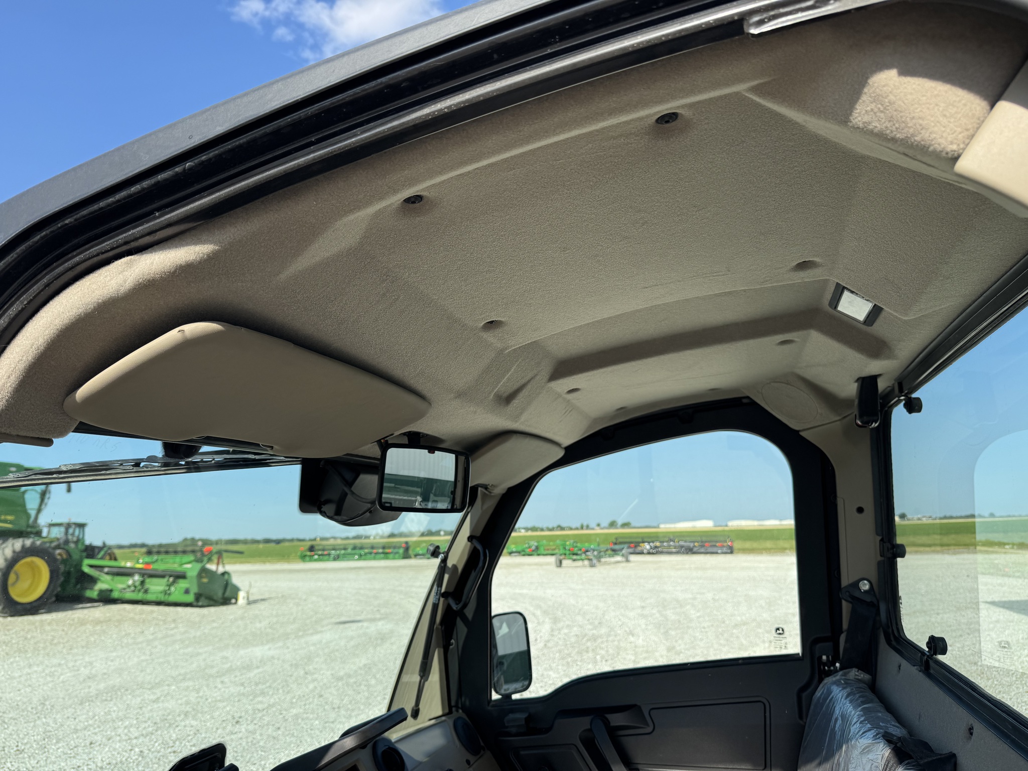  2022 John Deere XUV 835R at Heritage Tractor in Quincy, IL