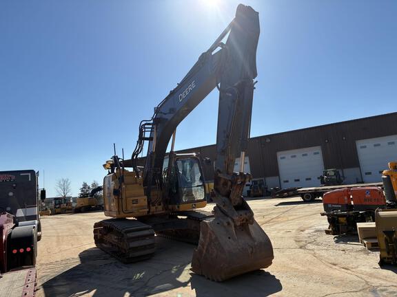 Photo of a 2023 John Deere 245 P