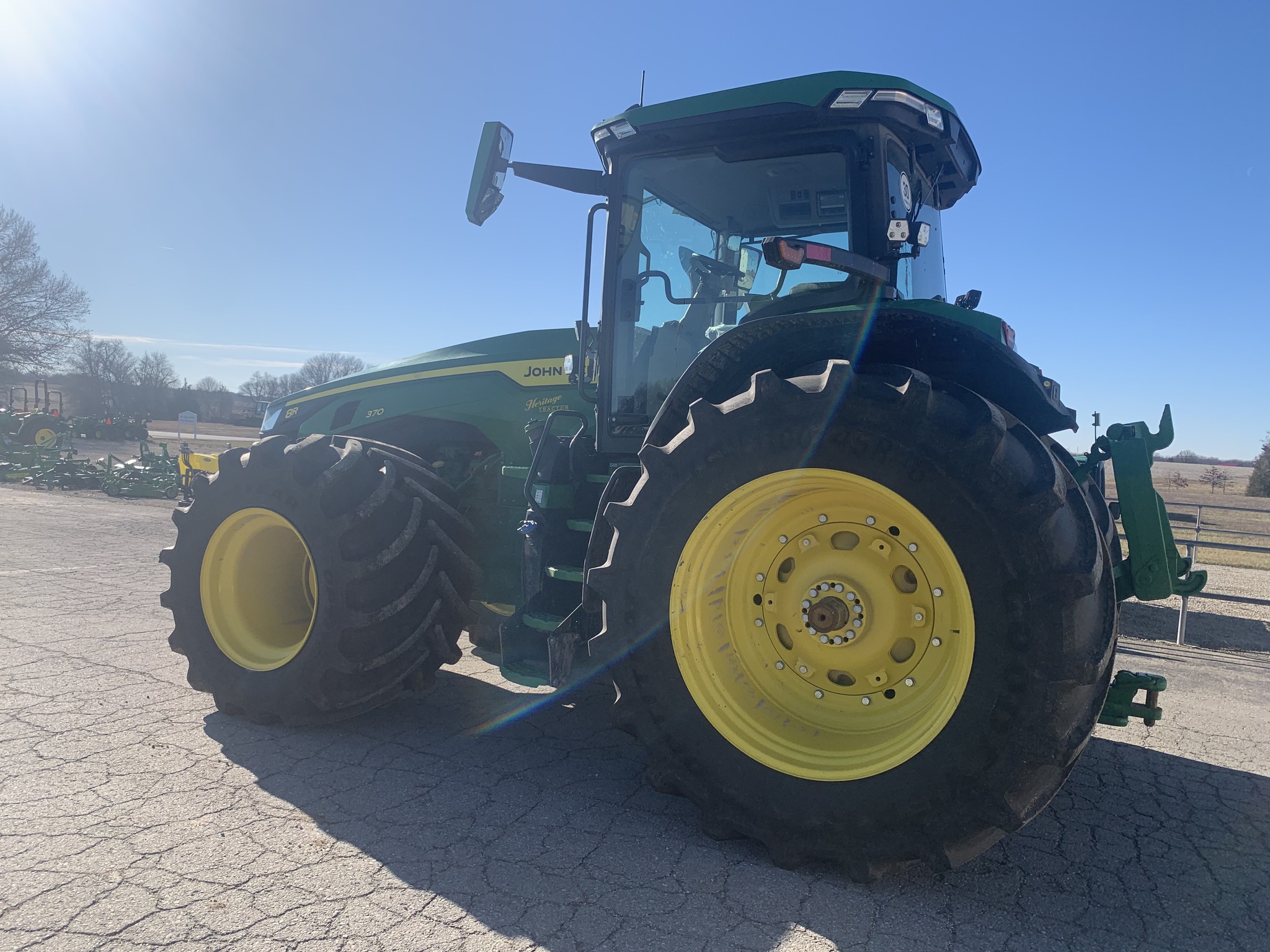  2023 John Deere 8R 370 at Heritage Tractor in Pittsburg, KS