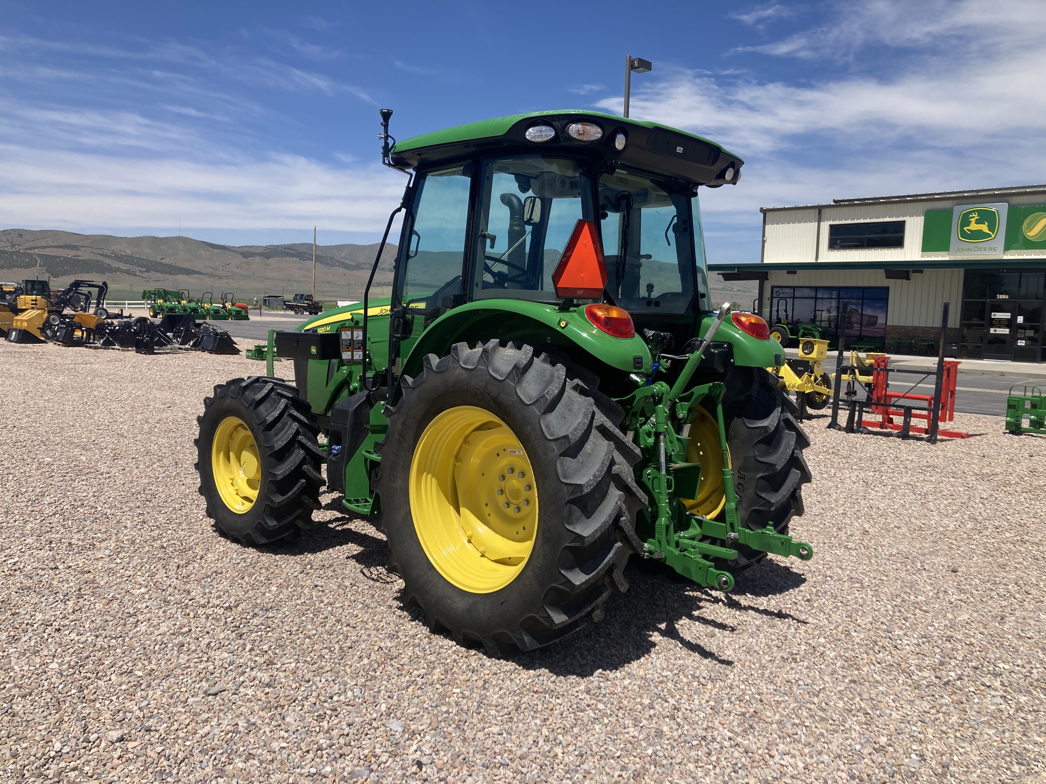 2024 John Deere 5120M Image 3
