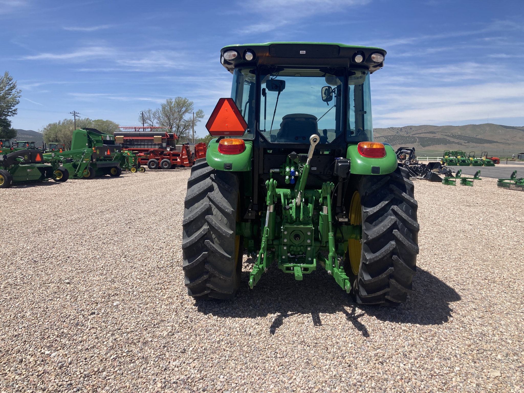 2024 John Deere 5120M Image 4