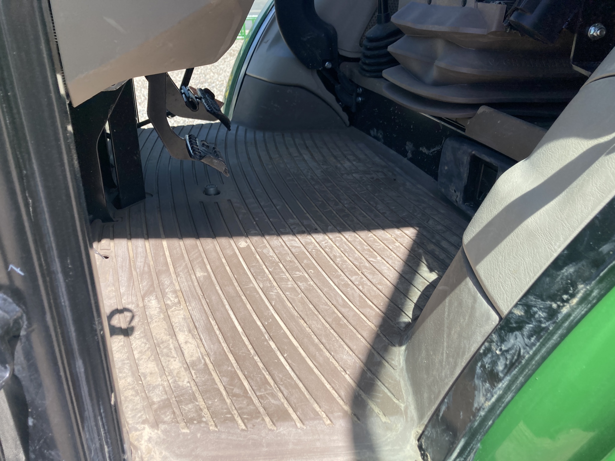 2024 John Deere 5120M Image 25