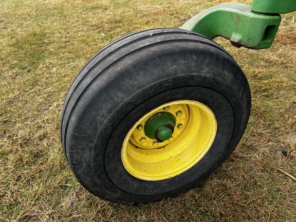 2004 John Deere 2210 - Photo11