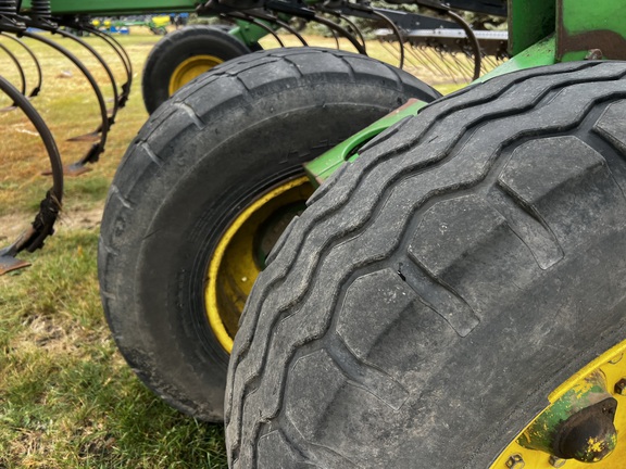 2004 John Deere 2210 - Photo12