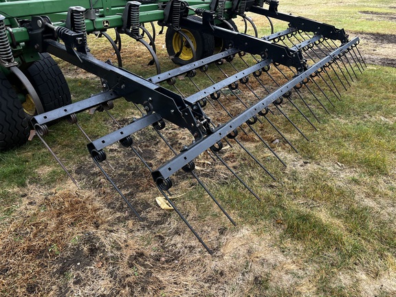 2004 John Deere 2210 - Photo20