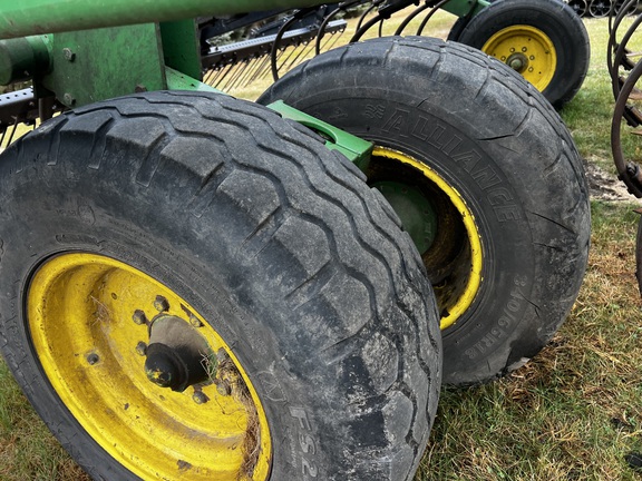 2004 John Deere 2210 - Photo13