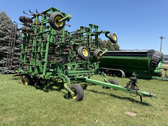  John Deere 2210