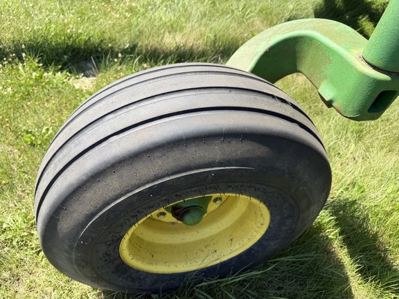 2004 John Deere 2210 - Photo8