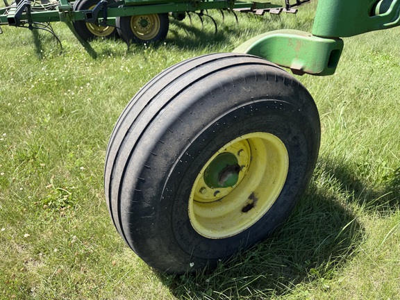 2004 John Deere 2210 - Photo9