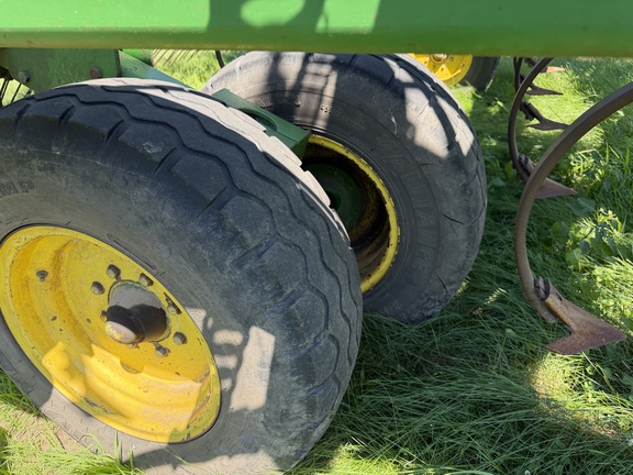 2004 John Deere 2210 - Photo11